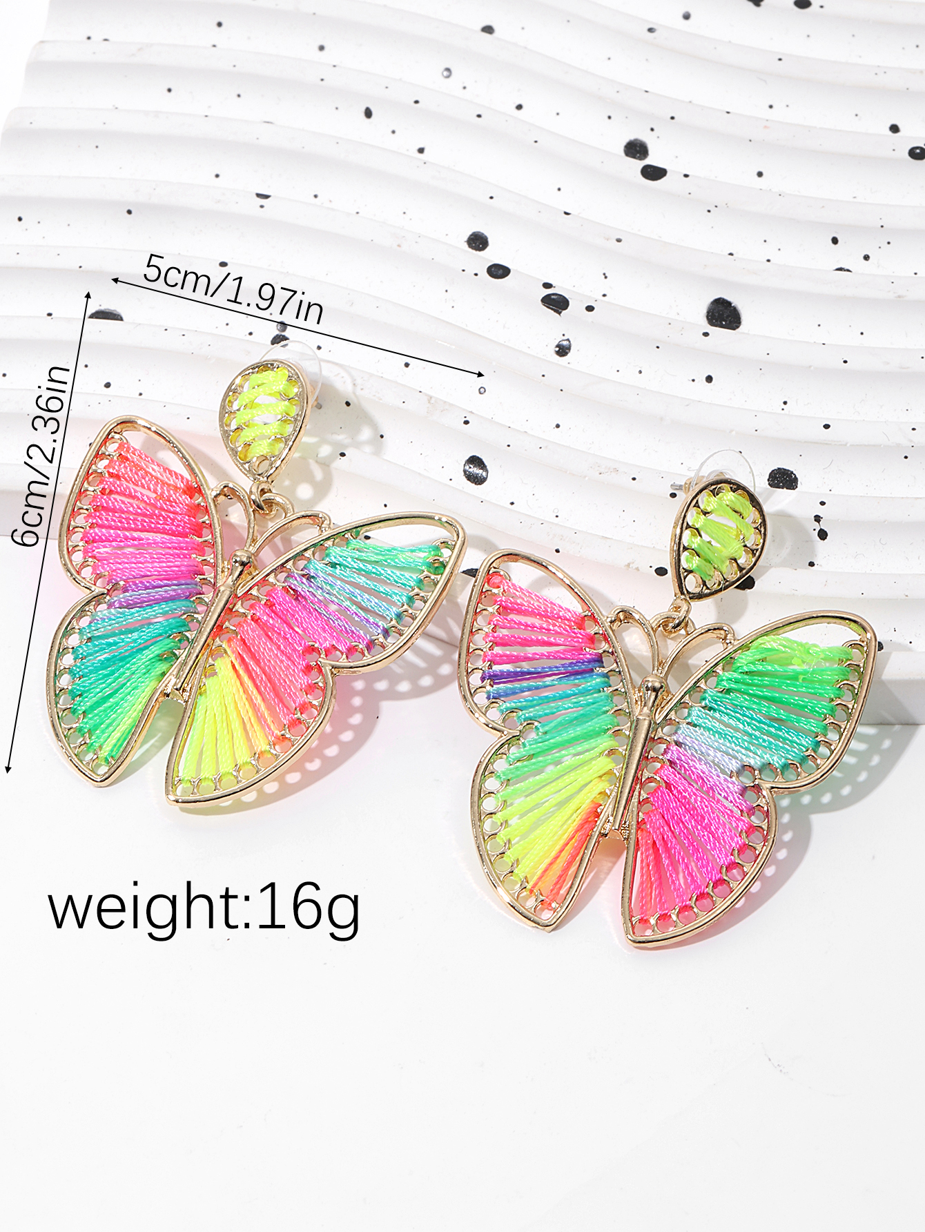 European and American fashionable and individualistic raffia hand-woven butterfly pendant earrings, Bohemian-style accessory women's earrings details Picture