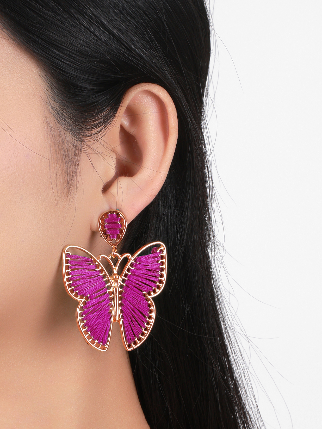 European and American fashionable and individualistic raffia hand-woven butterfly pendant earrings, Bohemian-style accessory women's earrings Application Scenario