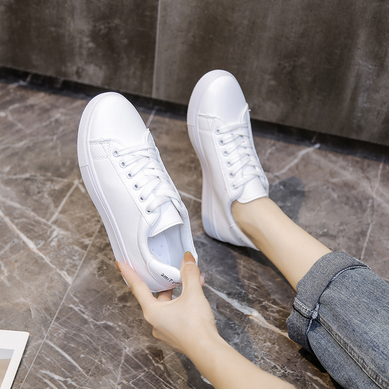 Thick soled small white shoes women 2022 summer new fashion white student round head board shoes sports leisure shoes wholesale 538 full figure