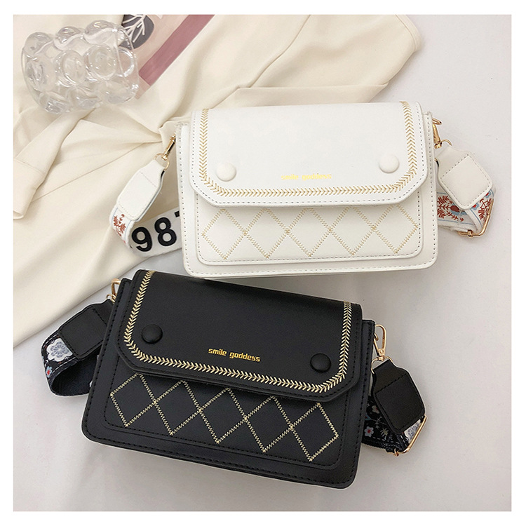 2022 new bag female Korean version of all casual western texture crossbody bag Fashion broadband single shoulder small square bag 340 Specification drawing