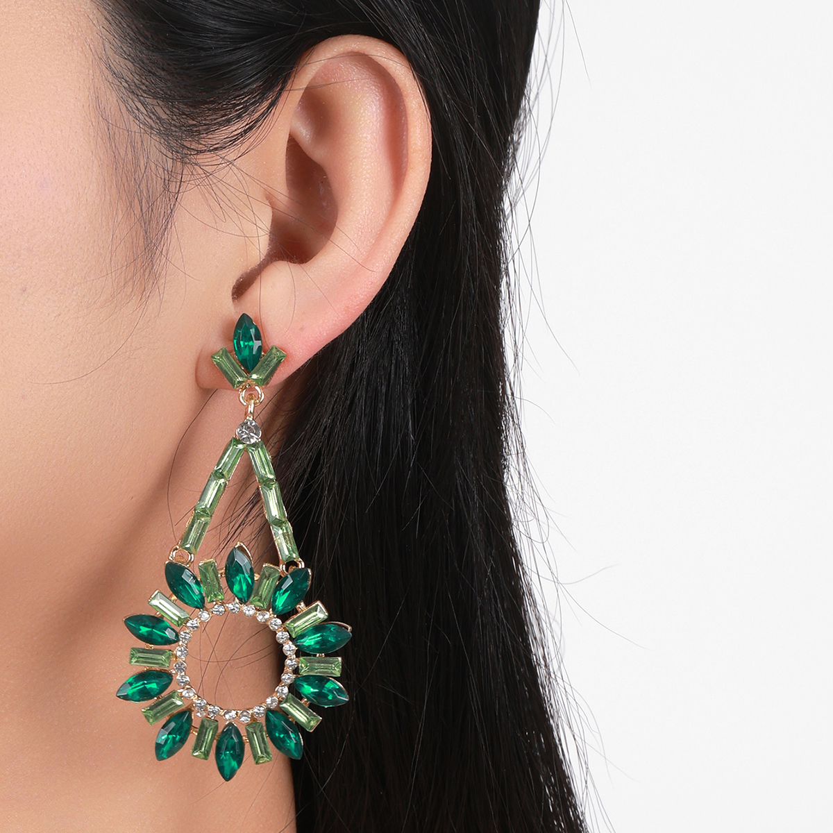 European and American diamond-encrusted circular geometric earrings, fashionable and retro high-end earrings, vintage Chinese-style ladies' stud earrings