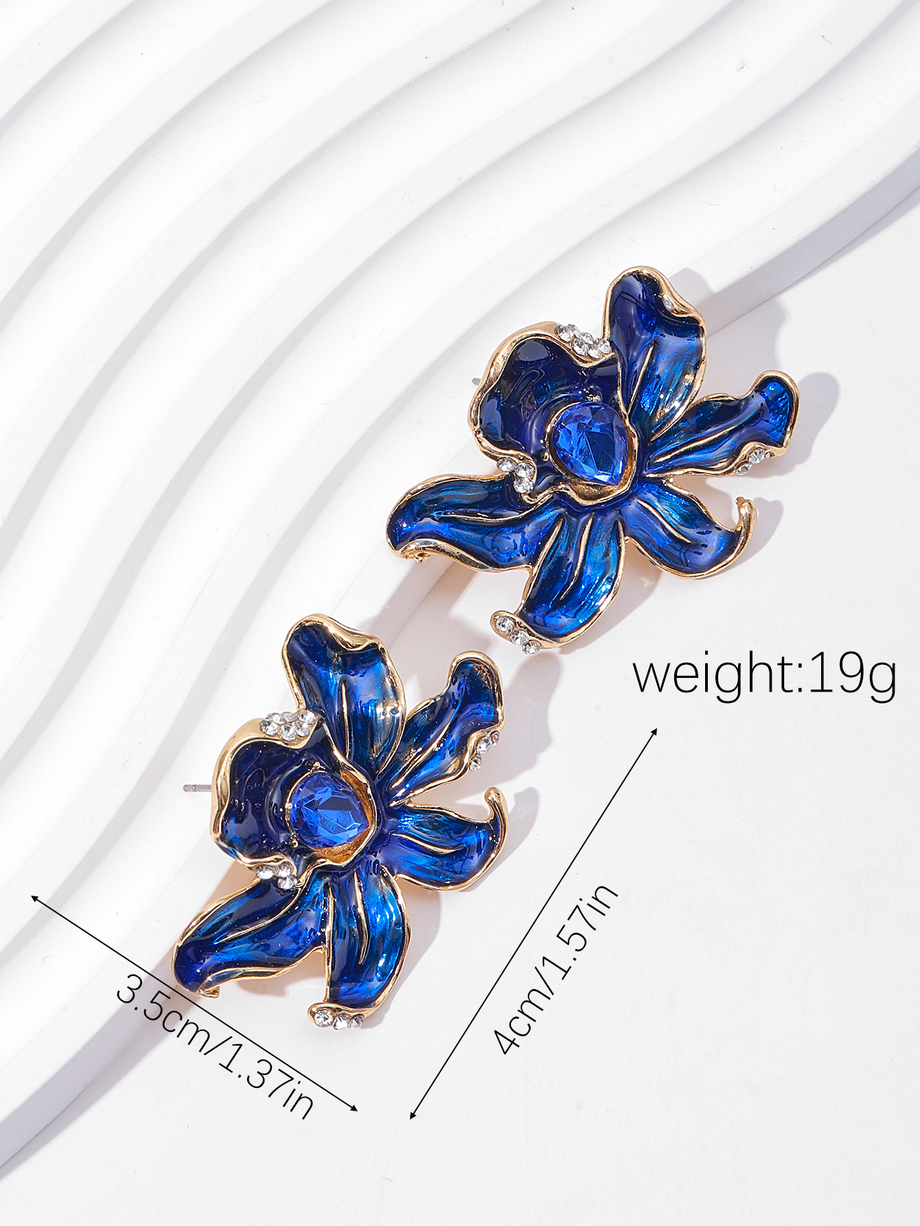 New European and American style metal flower design luxurious and high-end sweater, versatile floral temperament crystal ladies' stud earrings details Picture