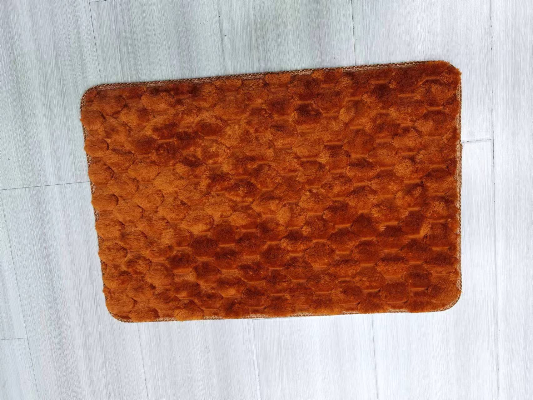 The new large golden turtle velvet floor mat, carpet floor mat, door mat, anti-slip mat, solid color three-dimensional mat, and indoor anti-slip mat come in multiple colors that can be mixed. The fabric is comfortable and soft, with good anti-slip effect at the bottom. The standard size is 40*60CM Item Picture