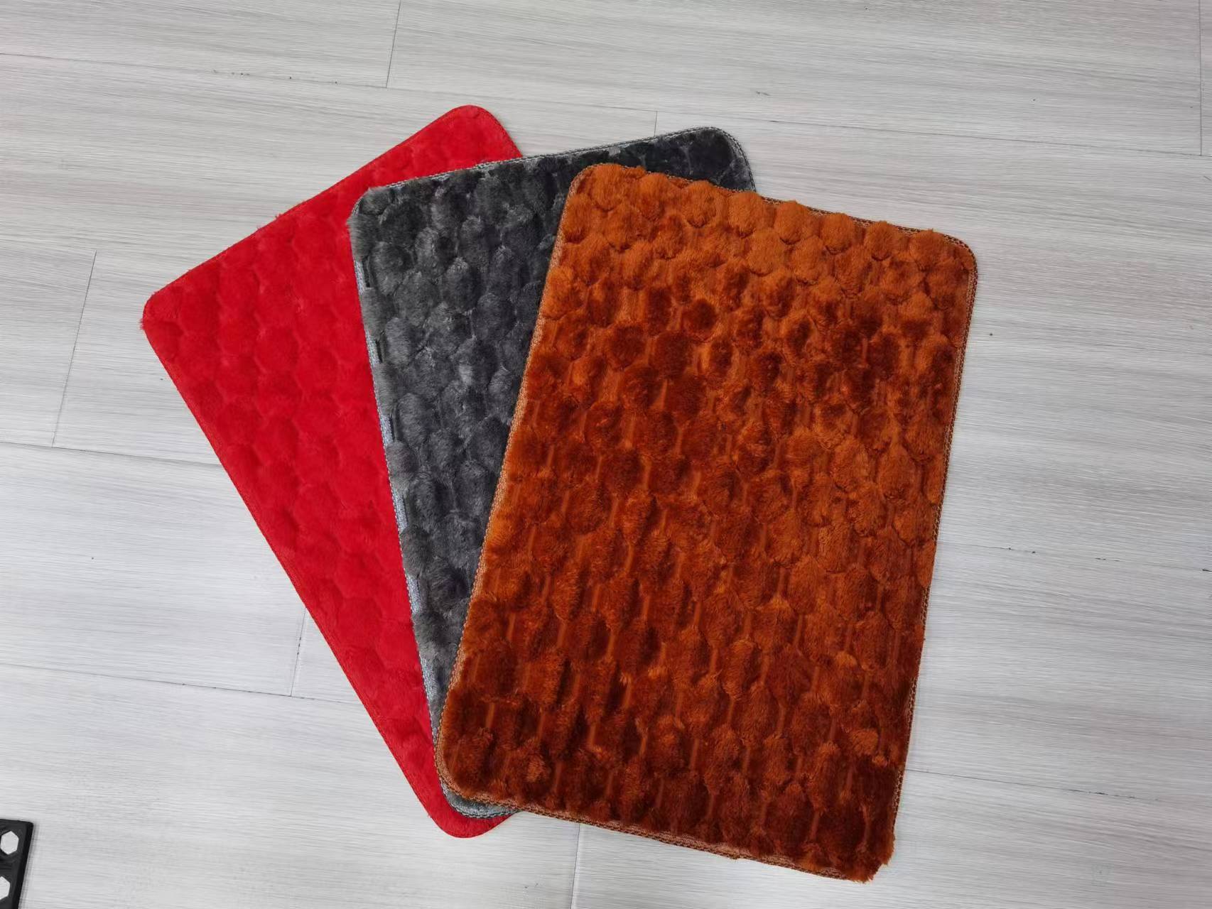 The new large golden turtle velvet floor mat, carpet floor mat, door mat, anti-slip mat, solid color three-dimensional mat, and indoor anti-slip mat come in multiple colors that can be mixed. The fabric is comfortable and soft, with good anti-slip effect at the bottom. The standard size is 40*60CM full figure