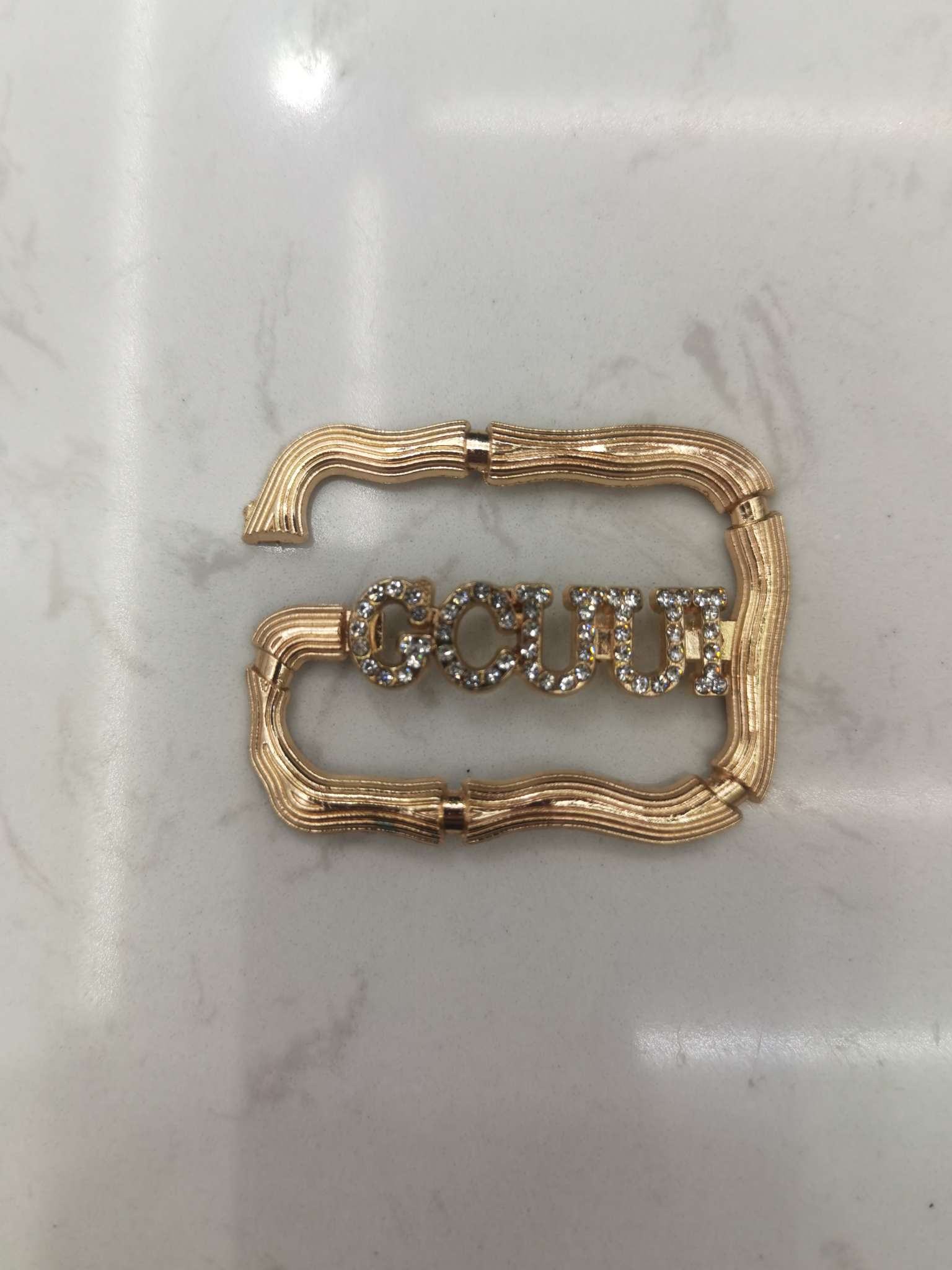 Bestseller. Diamond-encrusted high-end alloy accessories, clothing accessories, enhance your fashionable temperament. Limited-time purchase, you'll regret it if you don't buy!