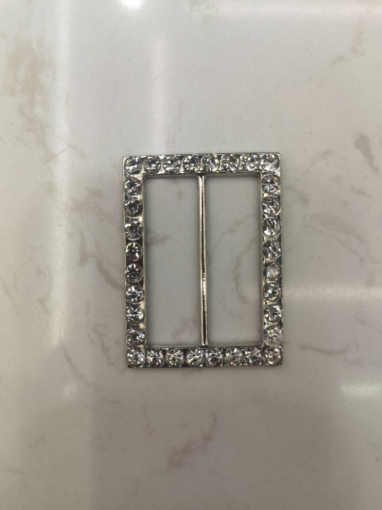 Hot-selling bestseller! High-end diamond-encrusted alloy accessories and clothing accessories. Enhance your fashion sense! Limited-time flash sale. You'll regret it if you don't buy!