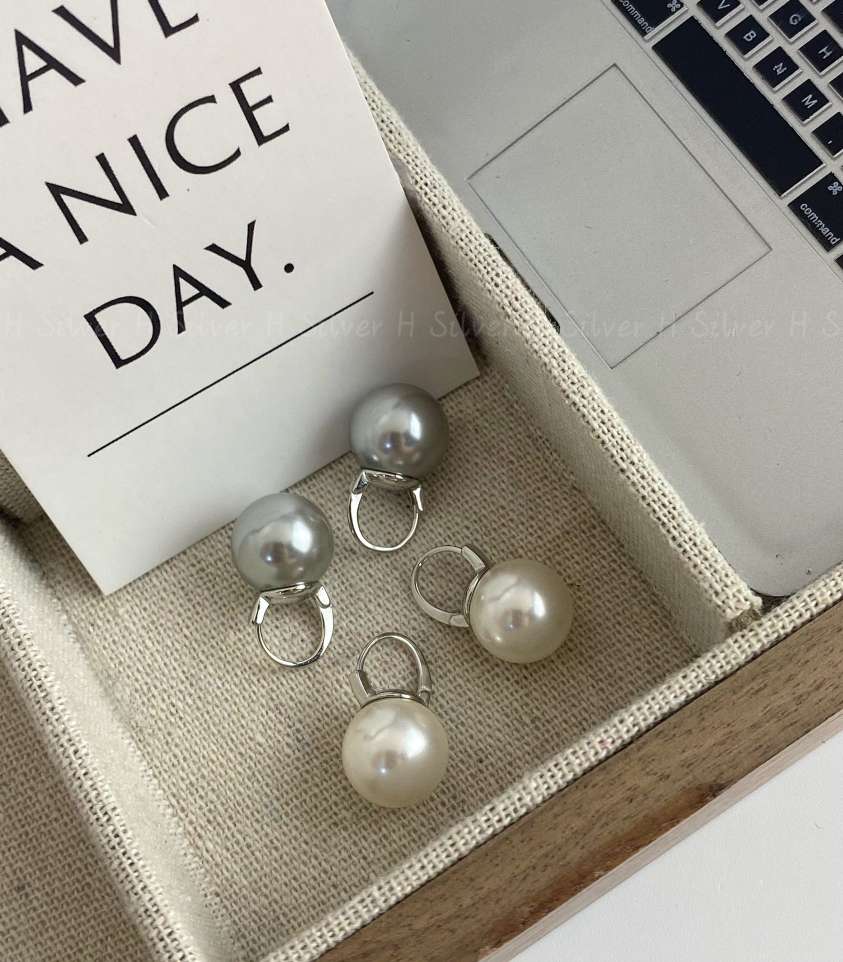 新品上市！/思兰925银耳环/时尚百搭仿珍珠设计/韩版冬季潮流款/不买你绝对会后悔！/限时抢购/错过再等一年！白底实物图