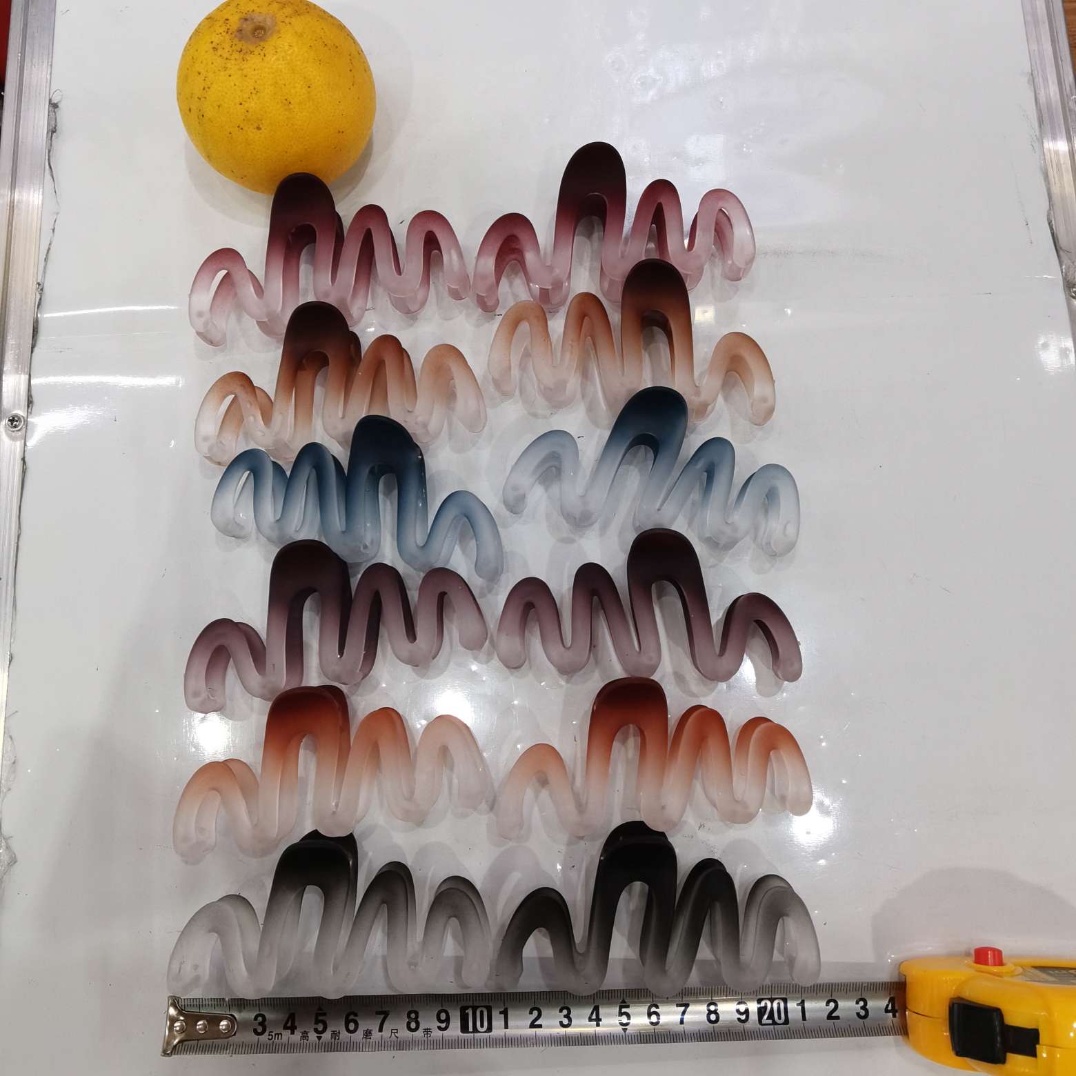 11 cm dark gradient rubber hair clip, a popular and trendy shark clip for bathing Item Picture