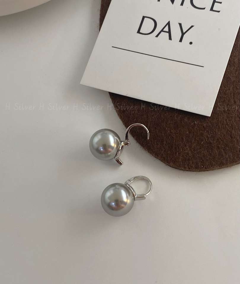 新品上市！思兰925银耳环，时尚百搭仿珍珠设计，韩版冬季潮流款，不买你绝对会后悔！限时抢购，错过再等一年！