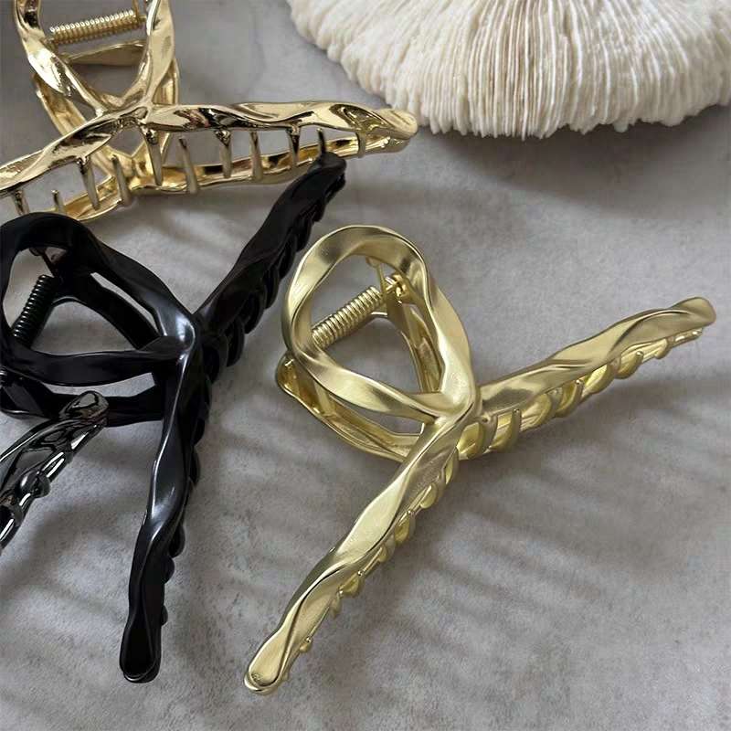 Metal cross hair clips with a high-end feel, extra-large size 14CM, new style, shark clip, back of the head, updo hair accessory detail image 4