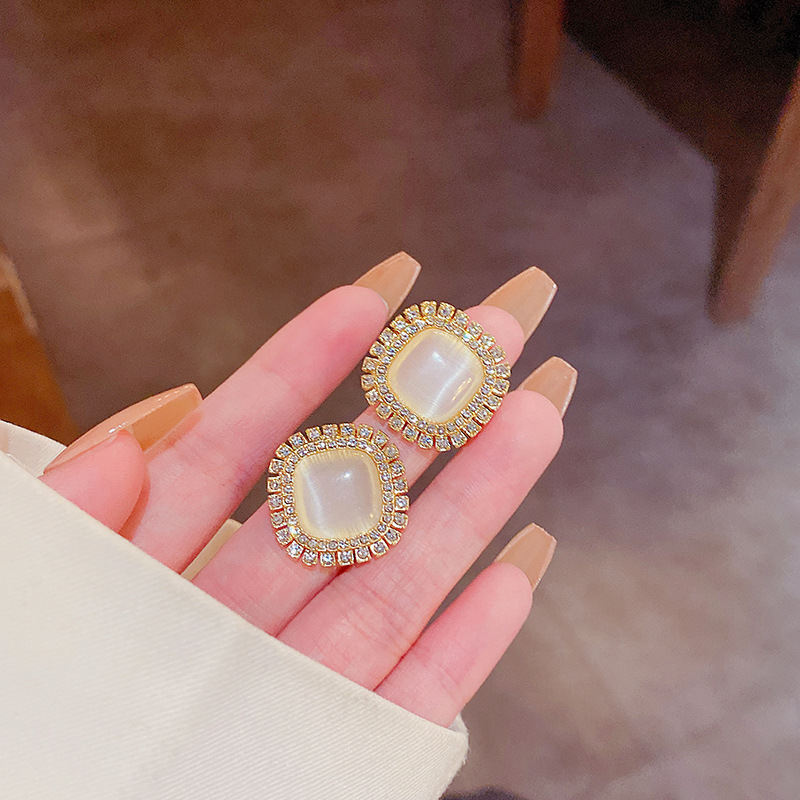 925 Silver Needle light luxury senior design sense cat's eye square earrings ins style small diamond studded super flash earrings details Picture