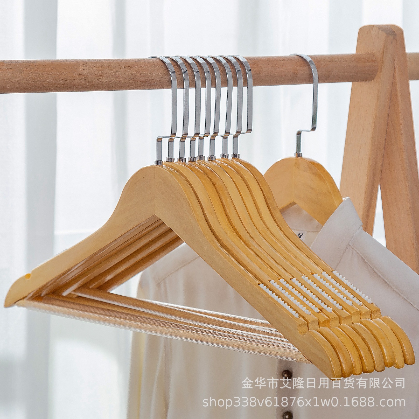 Seamless clothes hanging clothes rack wooden hangers clothing store clothes to hold clothes hanging solid wood non-slip wood hangers wholesale Specification drawing