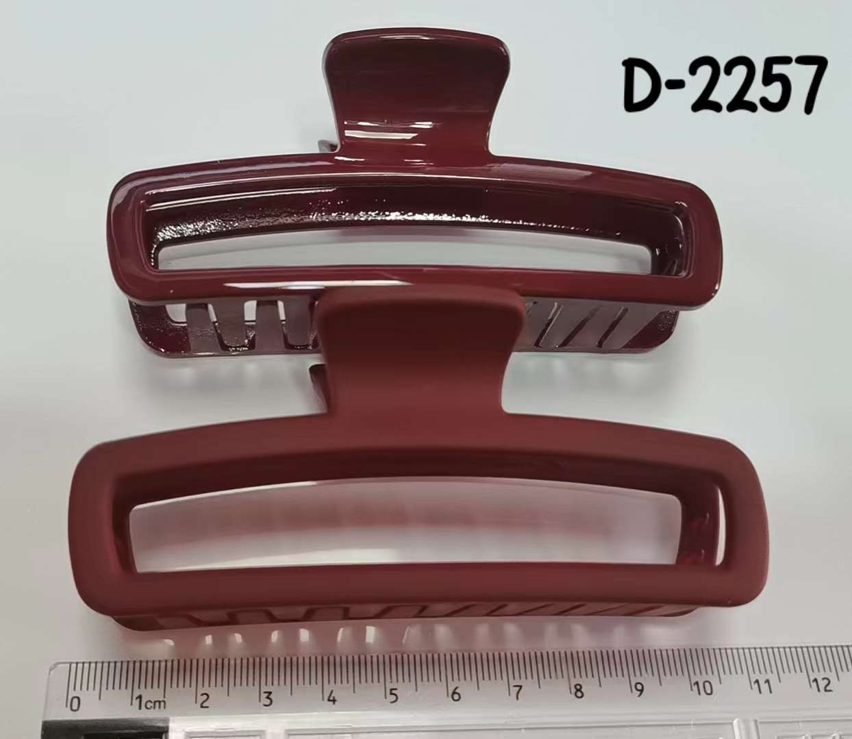 New Year's Red bestseller: Large claw clip, glossy and matte, cherry red plate, elegant and stylish claw clip head accessory details Picture