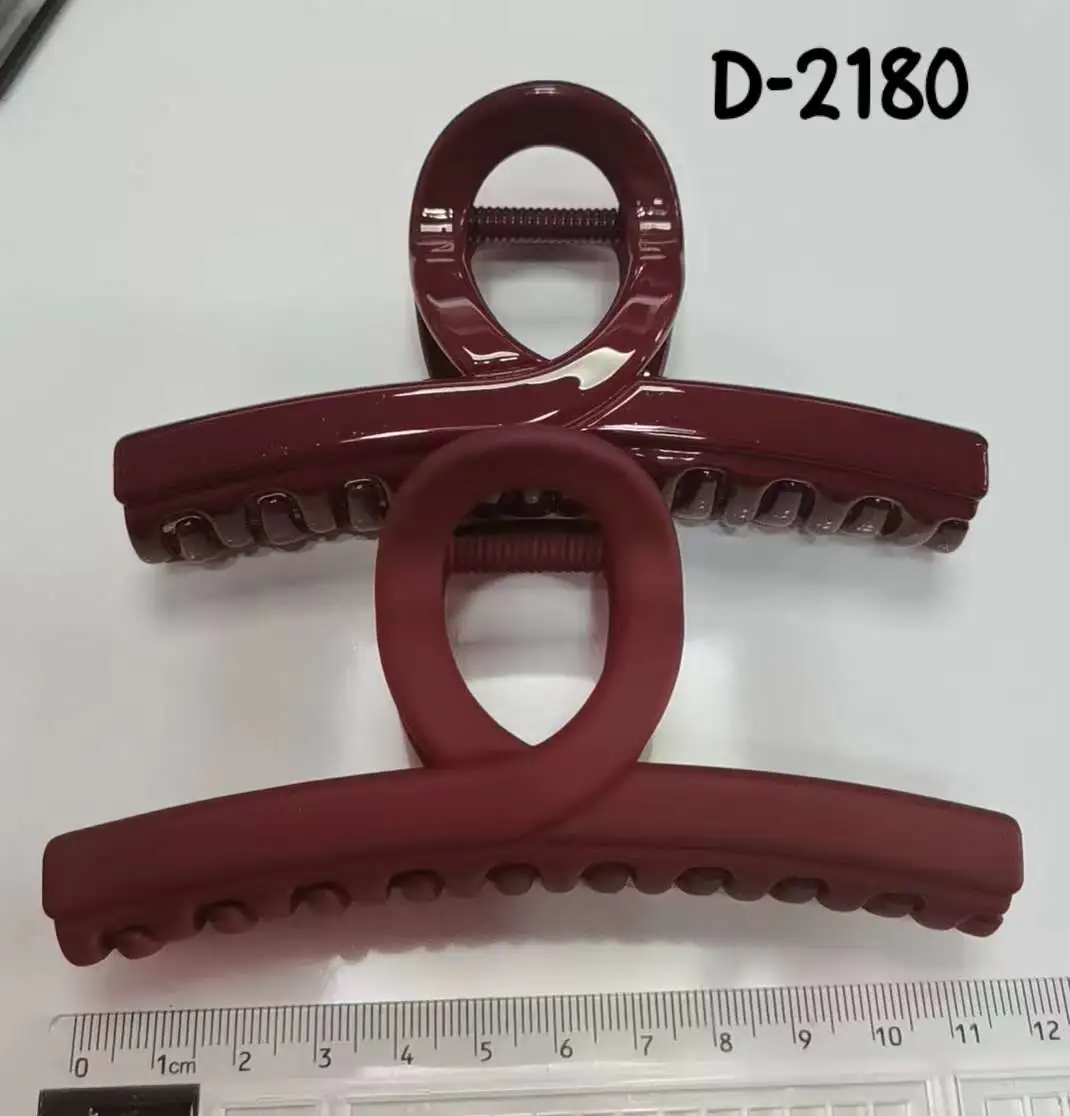New Year's Red bestseller: Large claw clip, glossy and matte, cherry red plate, elegant and stylish claw clip head accessory detail image 5