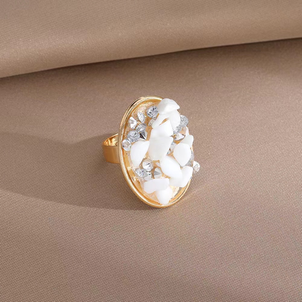 Cross-border bestsellers in Europe and America, Amazon Shein's best-selling metal-inlaid colorful rough stone women's ring, shining brightly
