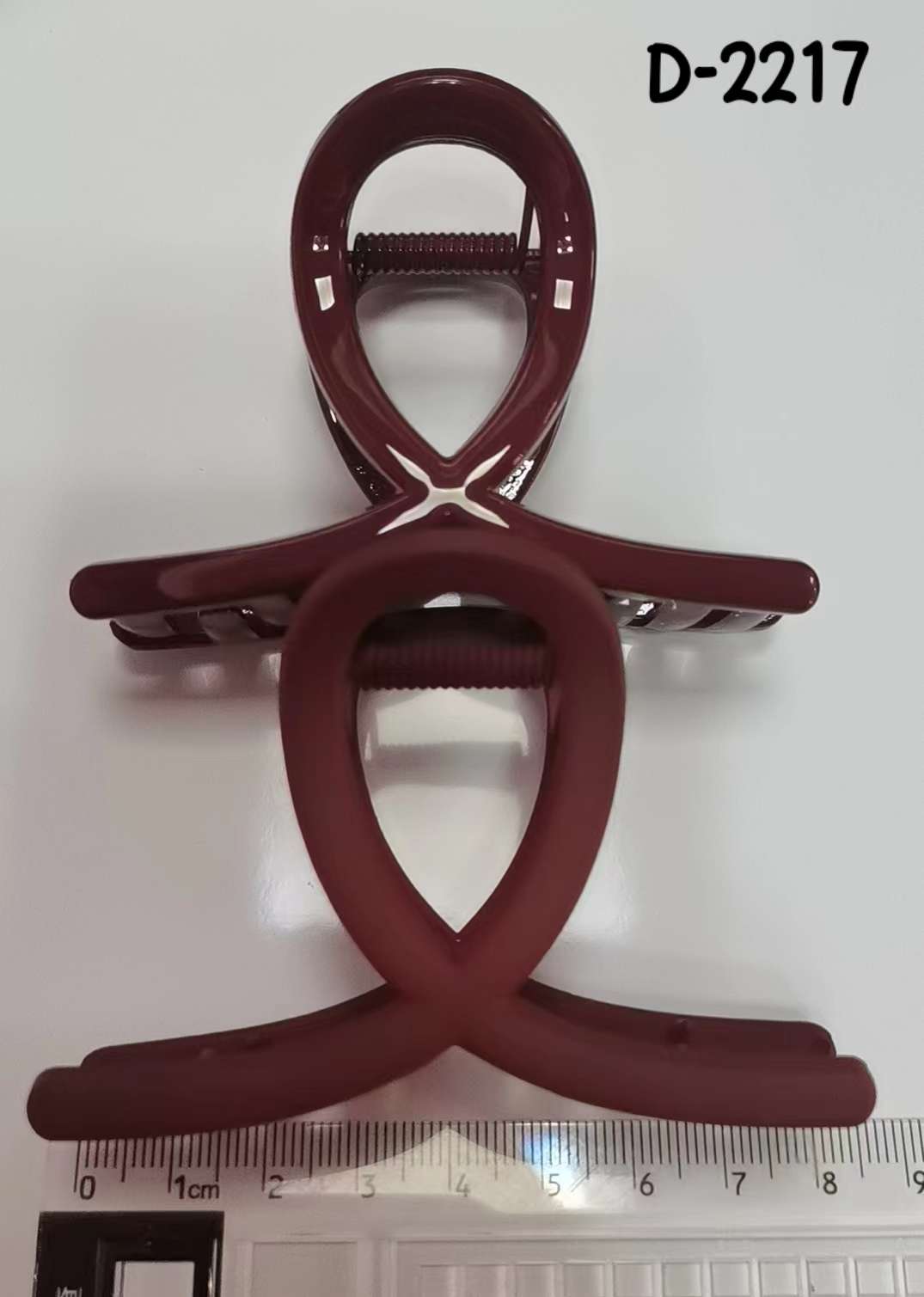 New Year's Red bestseller: Large claw clip, glossy and matte, cherry red plate, elegant and stylish claw clip head accessory detail image 6