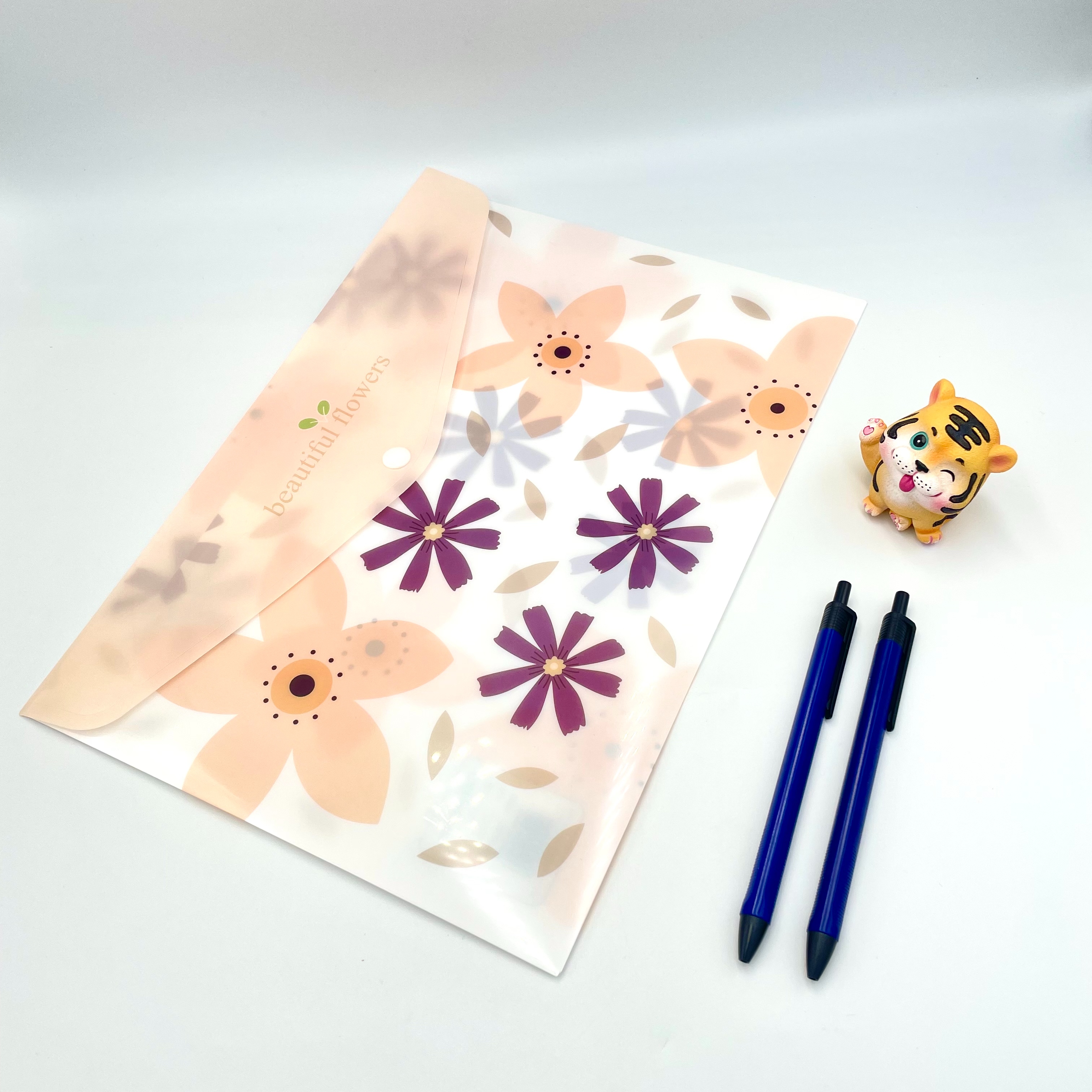 Printed horizontal button bags, office materials bags, A4 storage bags, factory direct sales, student test paper classification bags Application Scenario