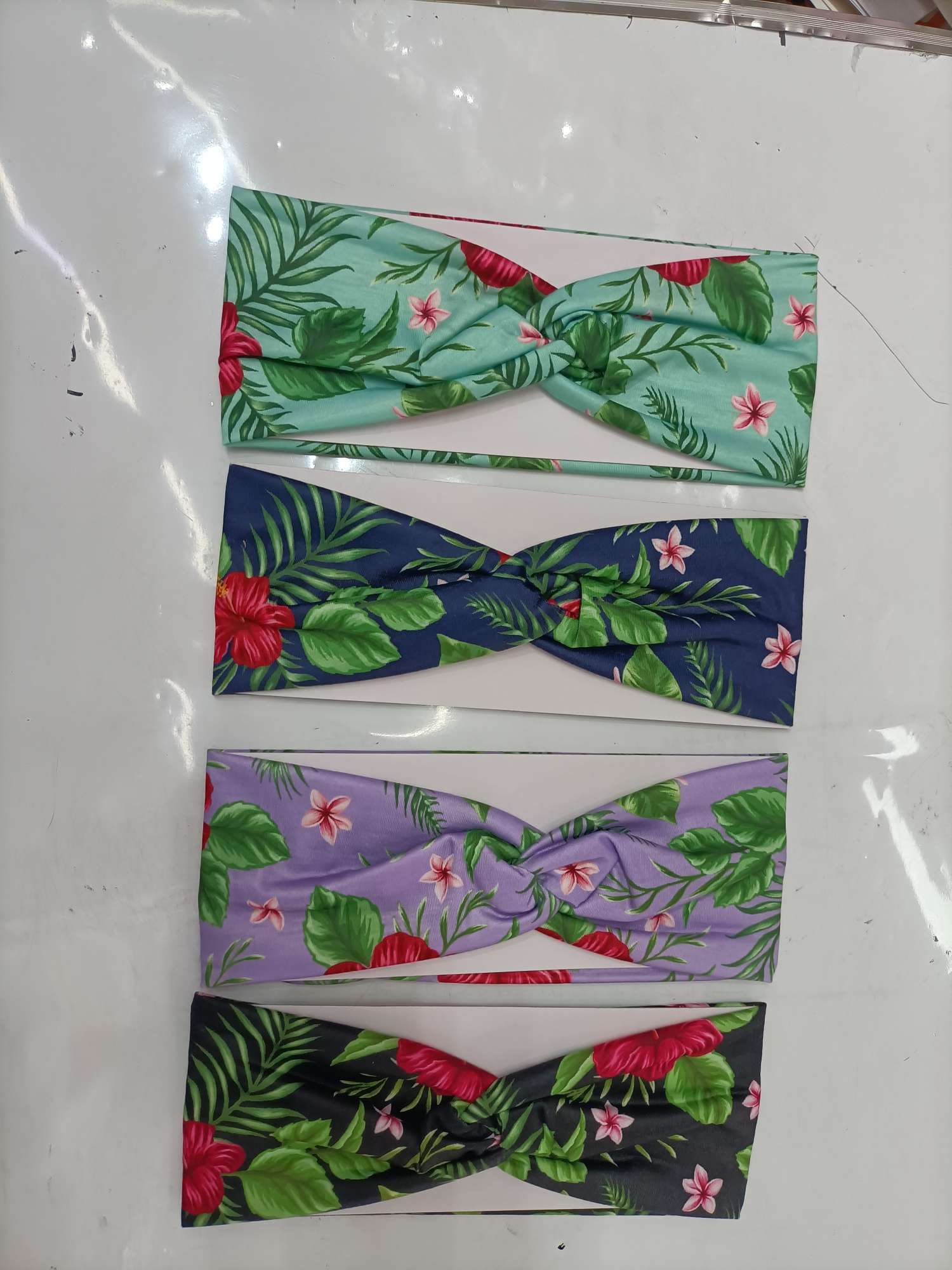 Xinmiao fabric headwear and flower-patterned hats come in a wide variety of types Xinmiao fabric headwear and flower-patterned hats come in a wide variety of types