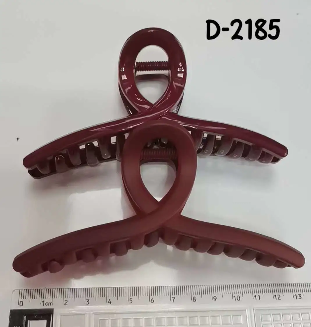 New Year's Red bestseller: Large claw clip, glossy and matte, cherry red plate, elegant and stylish claw clip head accessory detail image 4