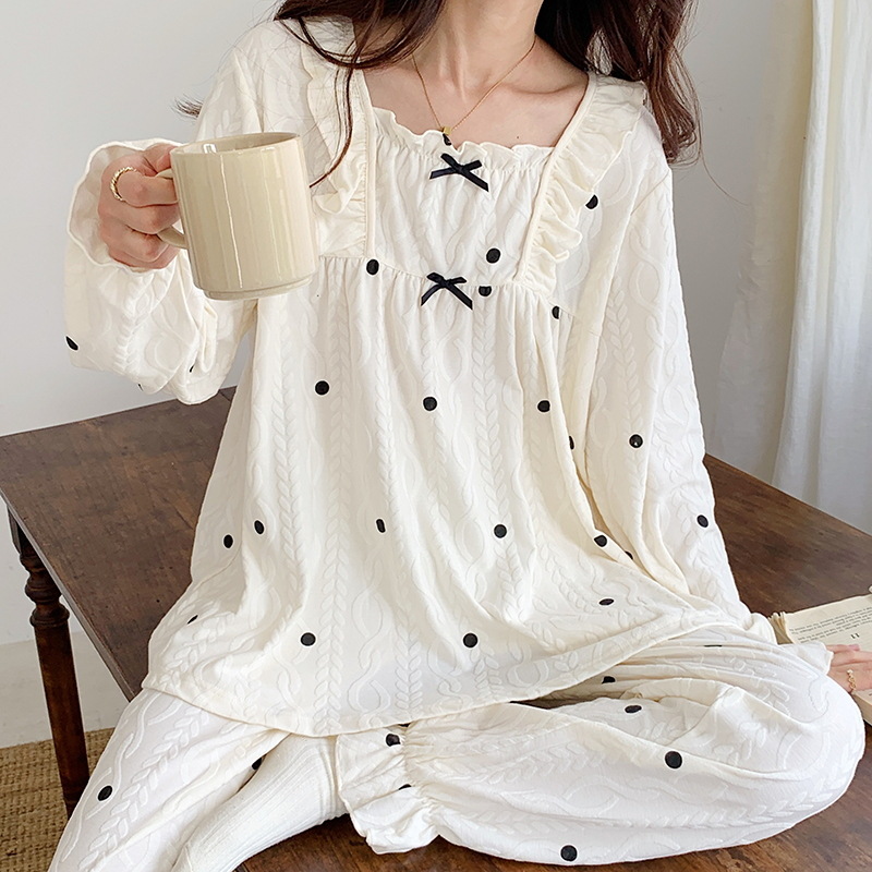 2022 new pajamas women spring and autumn autumn white palace style long-sleeved home dress large size can be worn outside the suit full figure