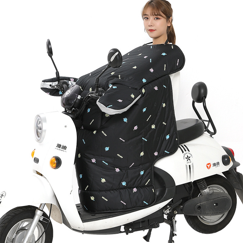 Winter windshields are waterproof autumn and winter windshields by electric motorcycles with fleece and thickened battery trams Application Scenario