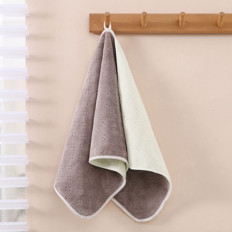 Coral fleece dry hair towel Warm fleece two-color towel New color series 35*75 large towel instantly absorbs water without shedding, soft detail image 6