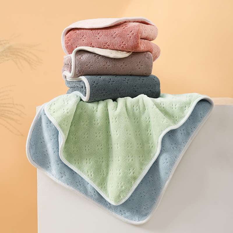 Coral fleece dry hair towel Warm fleece two-color towel New color series 35*75 large towel instantly absorbs water without shedding, soft Specification image