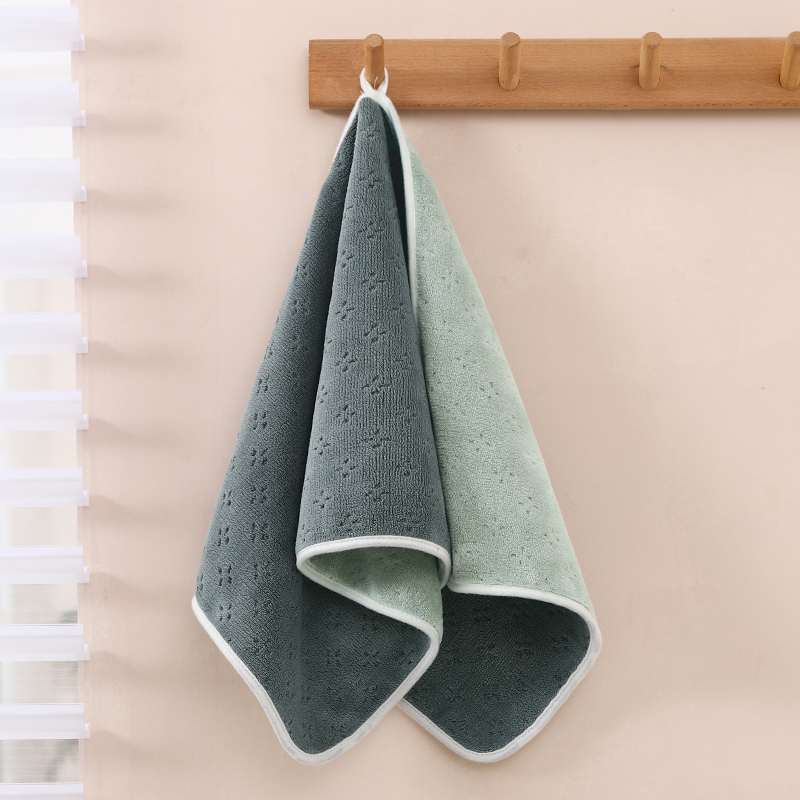 Coral fleece dry hair towel Warm fleece two-color towel New color series 35*75 large towel instantly absorbs water without shedding, soft Item Picture