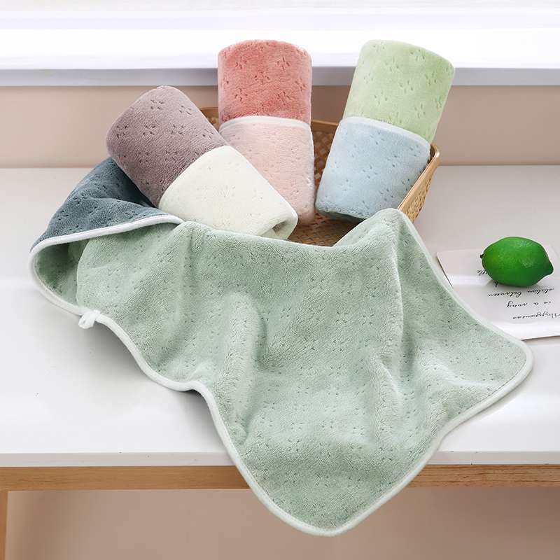 Coral fleece dry hair towel Warm fleece two-color towel New color series 35*75 large towel instantly absorbs water without shedding, soft detail image 2