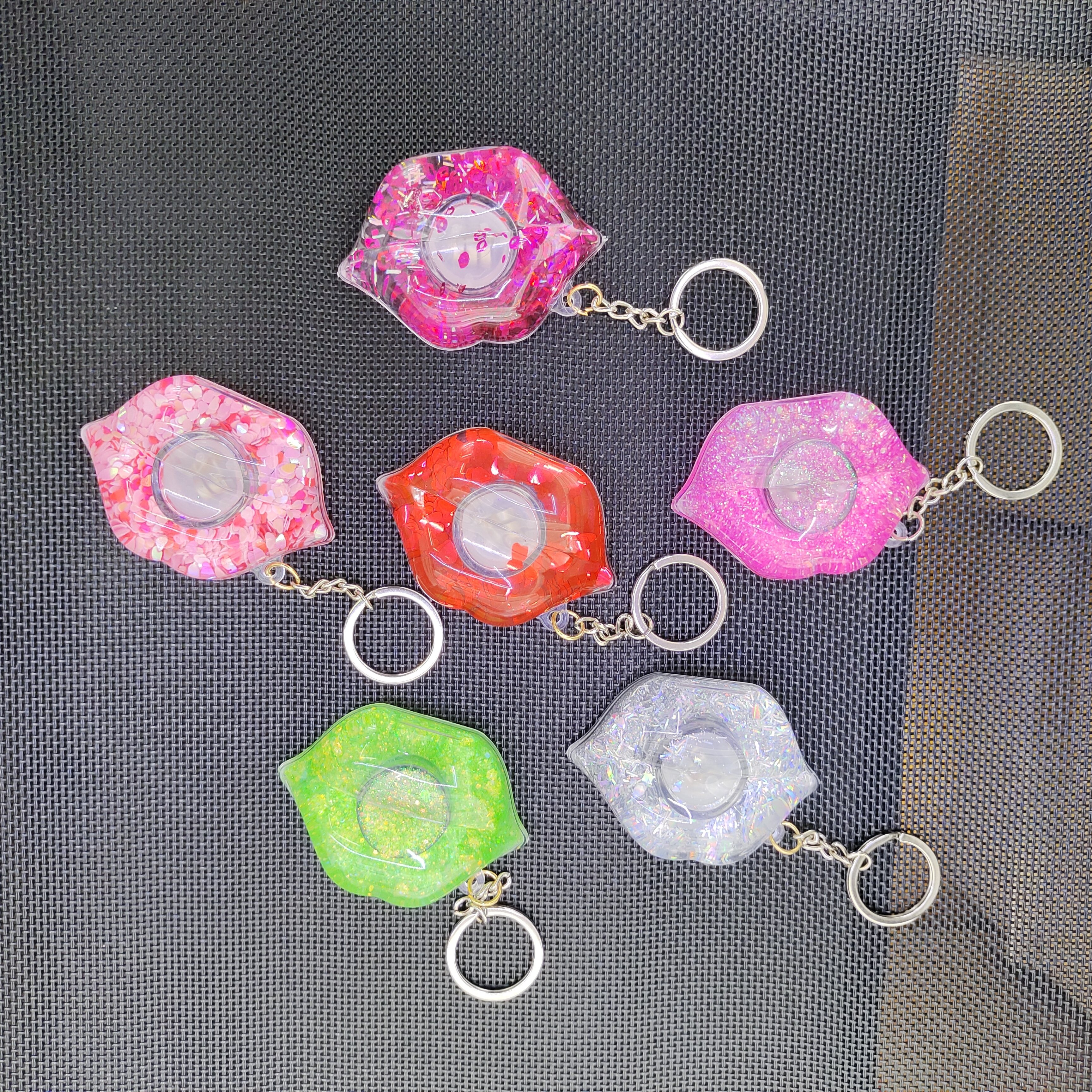 热销爆款！流沙嘴唇吊坠钥匙扣挂，创意设计，背包装饰车内挂件趣味钥匙扣