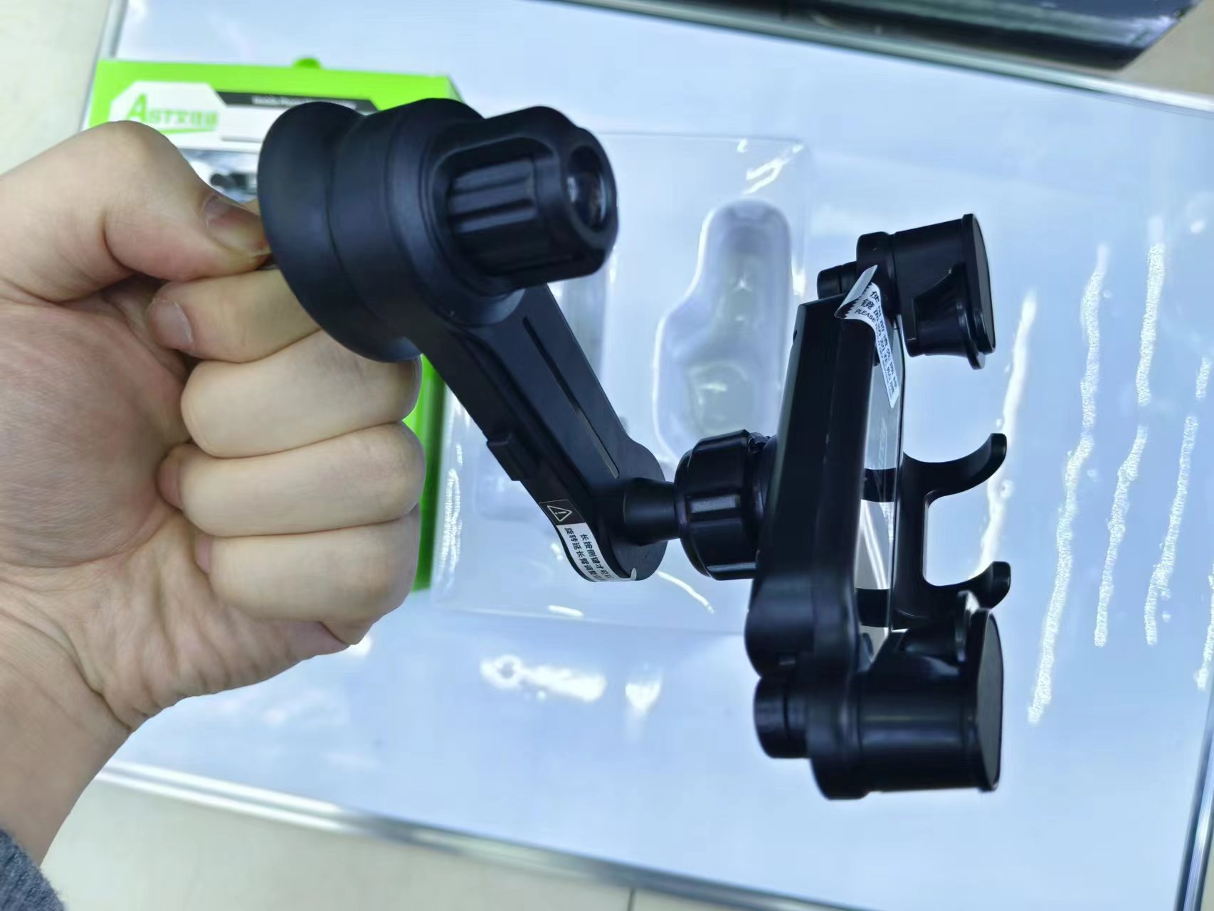 A03 Extension lever outlet car phone stand Item Picture
