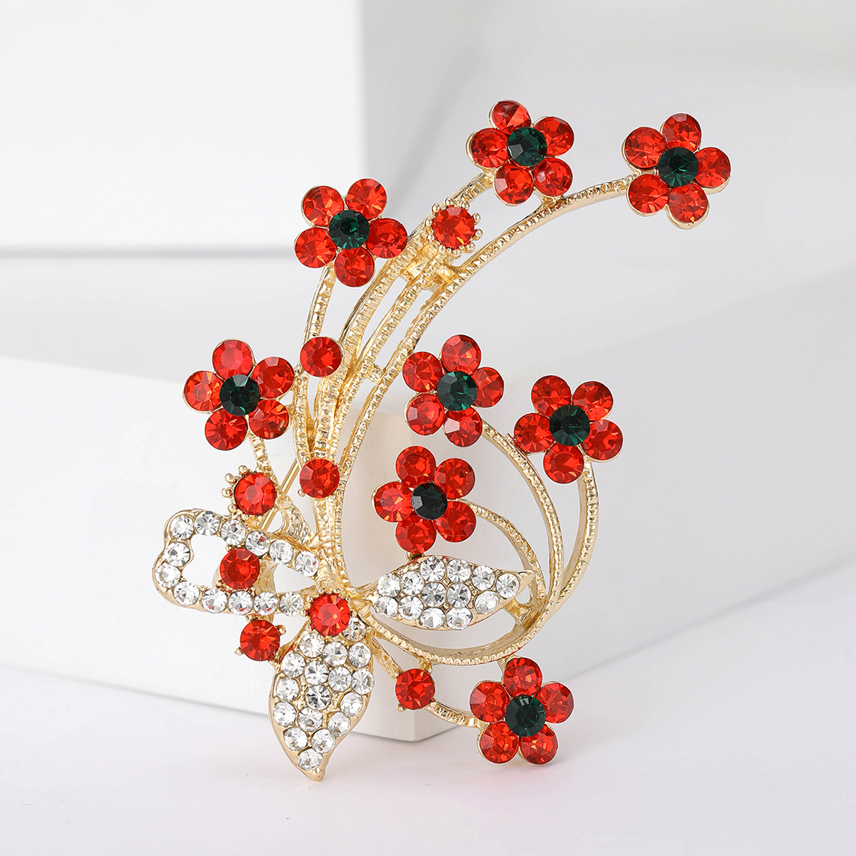 Ziyang Accessories 2023 New Chinese-style water diamond Plum Blossom brooch, high-end women's personalized and fashionable brooch, elegant brooch, coat cardigan, accessories factory direct sales