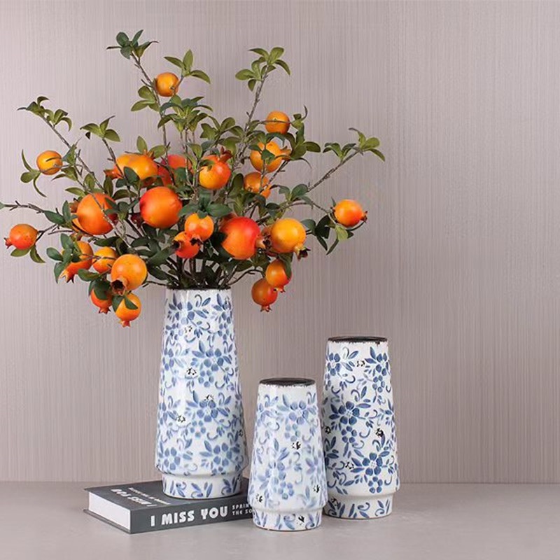 Modern blue and white ice-cracked antique ceramic vases, new Chinese-style living room dining table flower vases, home decoration items Application Scenario