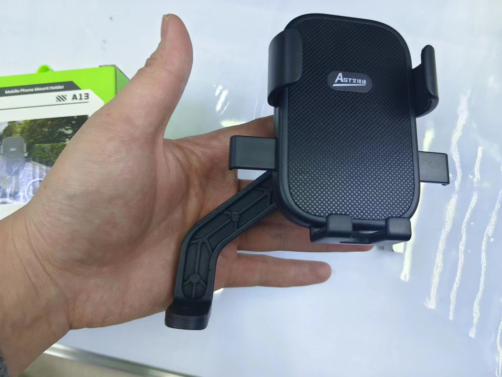 A13 Motorcycle/electric vehicle rearview mirror mobile phone holder Item Picture