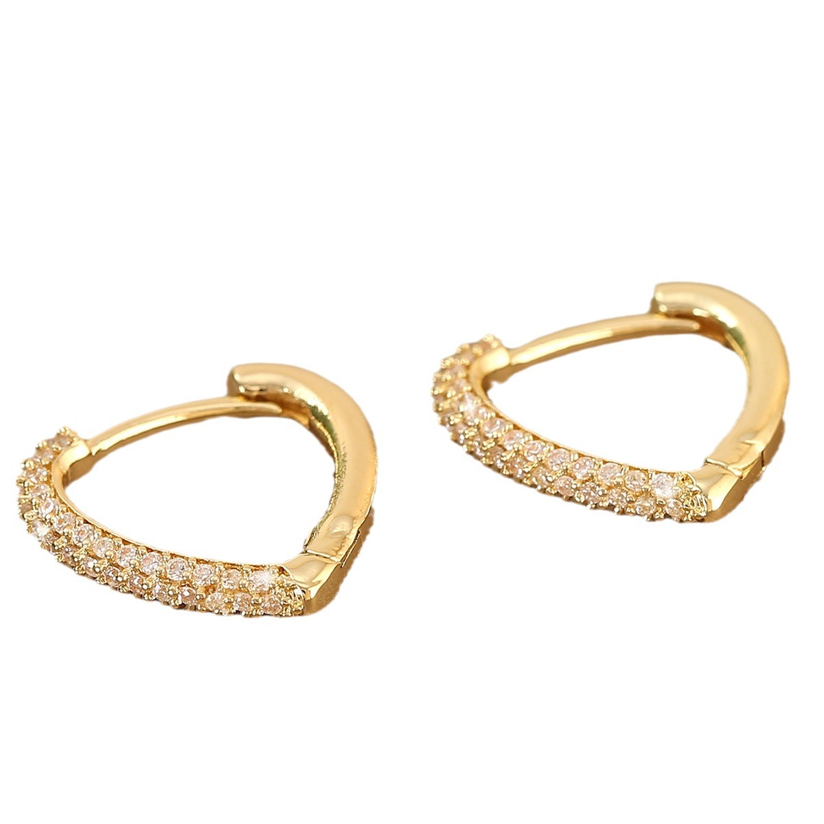 European and American luxurious style copper inlaid zirconium heart-shaped ear buckles, cross-border fashionable and sweet heart-shaped earrings and earrings detail image 4