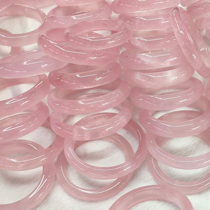 Natural powder crystal bracelet Madagascar powder crystal bracelet fashion accessory powder crystal bracelet wholesale Application Scenario