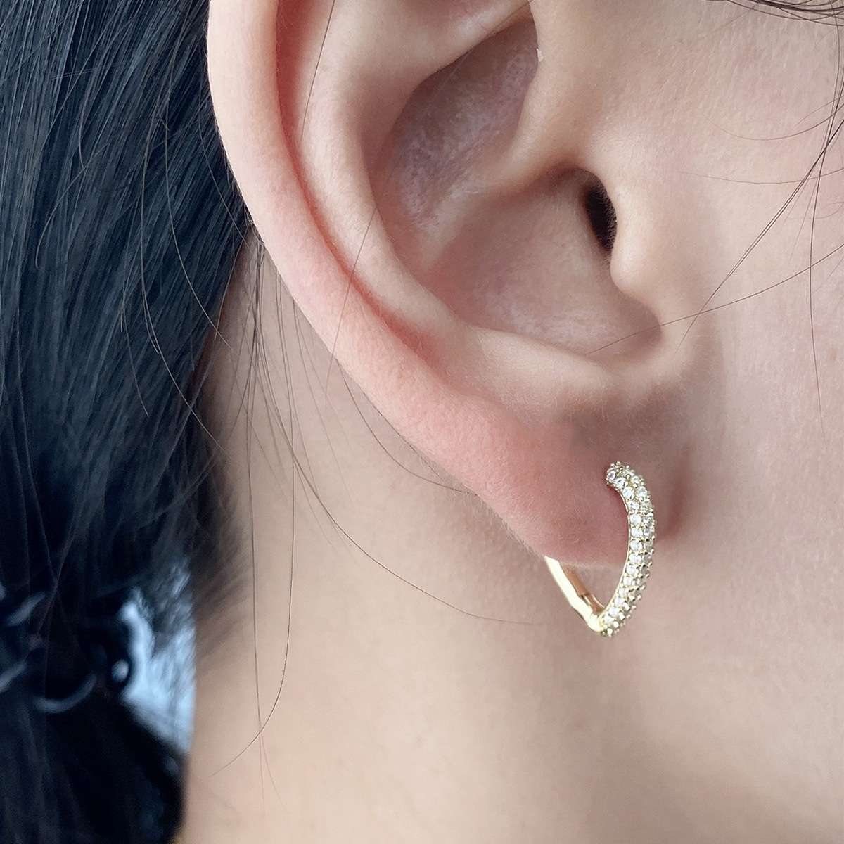 Europe and the United States luxury temperament copper zirconium heart-shaped ear buckle cross-border fashion sweet love earrings Specification drawing