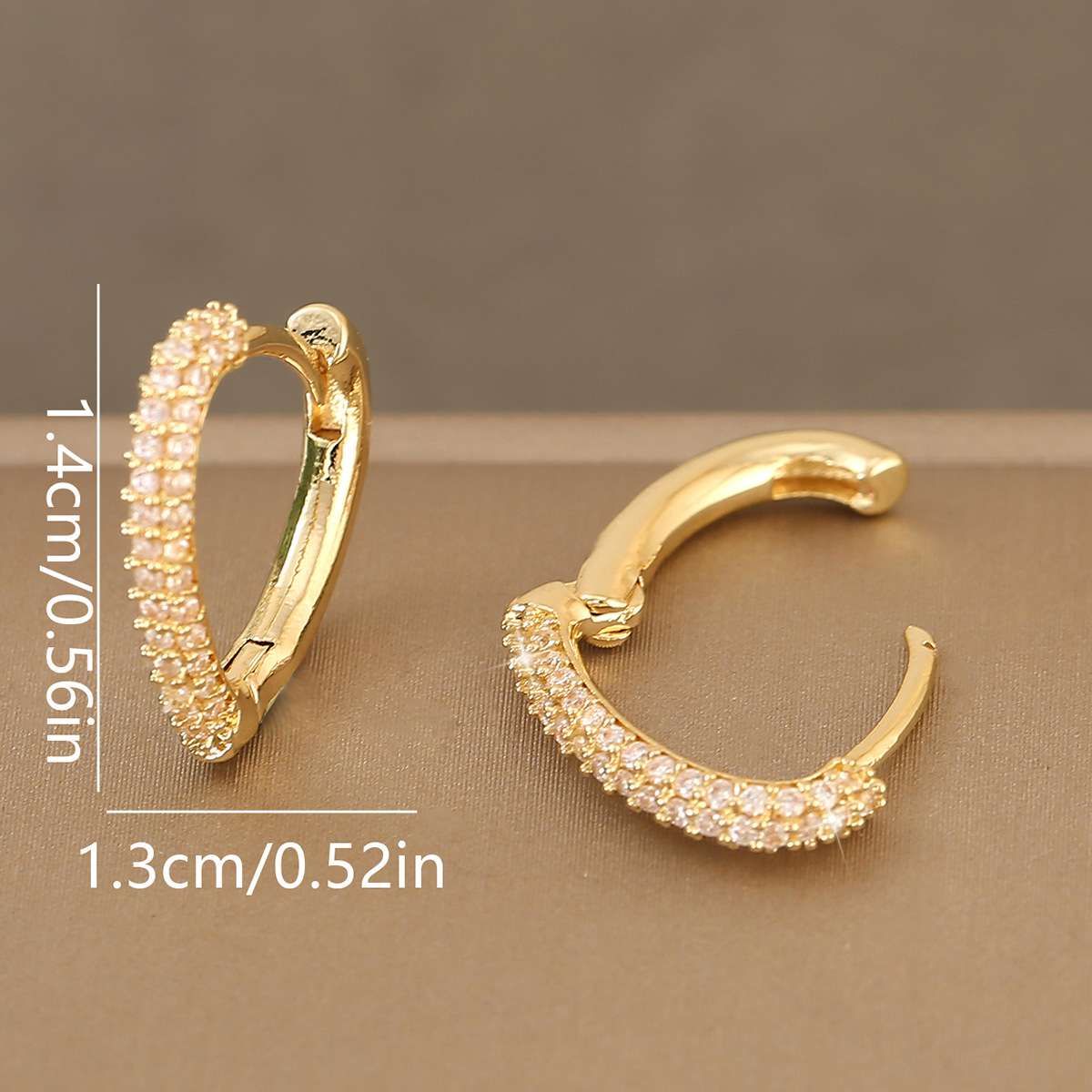 Europe and the United States luxury temperament copper zirconium heart-shaped ear buckle cross-border fashion sweet love earrings Application Scenario