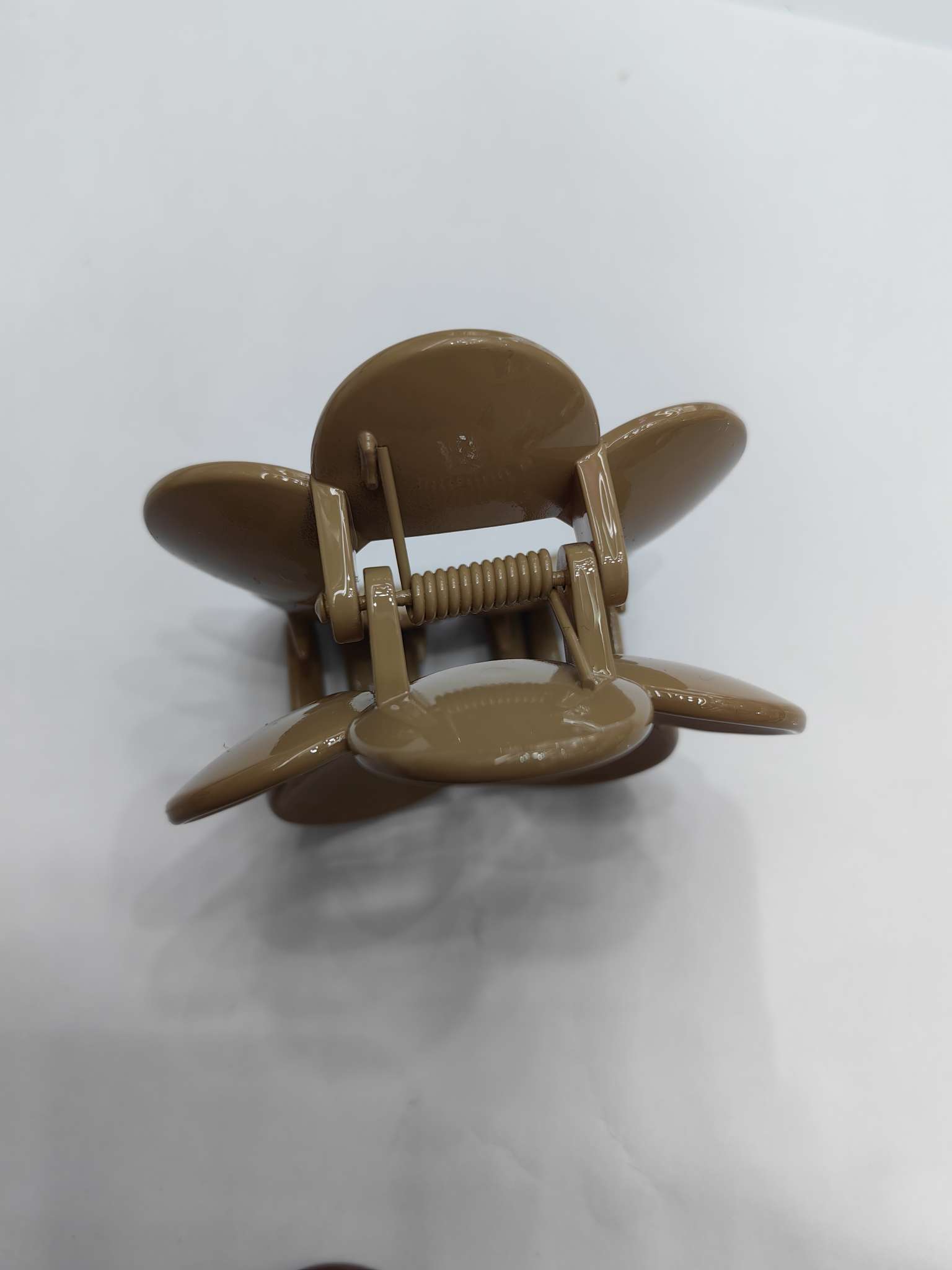 Trendy new InS-style milk coffee series of hollowed-out plum blossom hair claws, updo, and hairpin accessories detail image 6