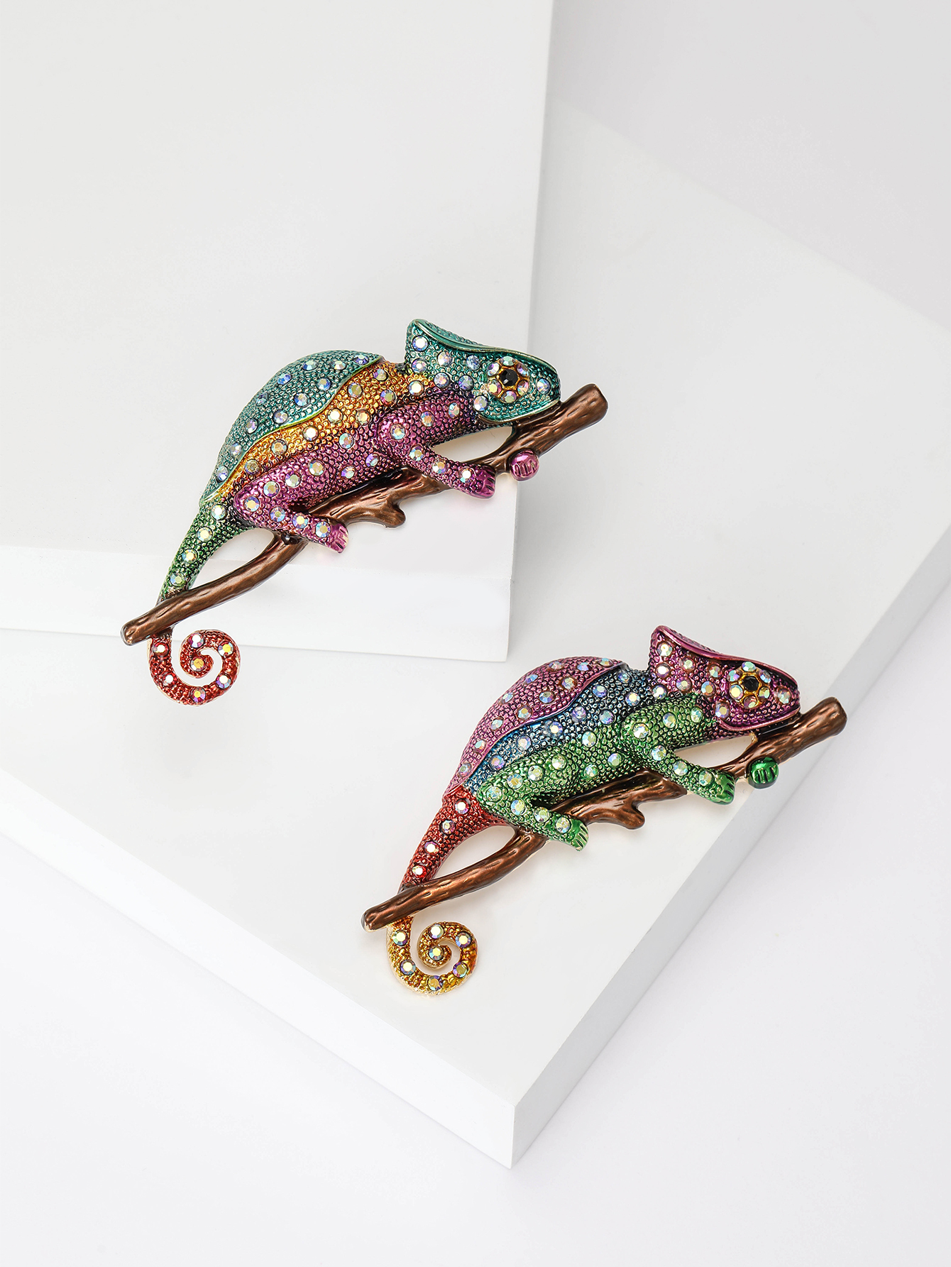 Ziyang Accessories 2023 New Chinese-style water diamond Lizard brooch, high-end women's personalized and fashionable brooch, elegant brooch, coat cardigan with accessories factory direct sales