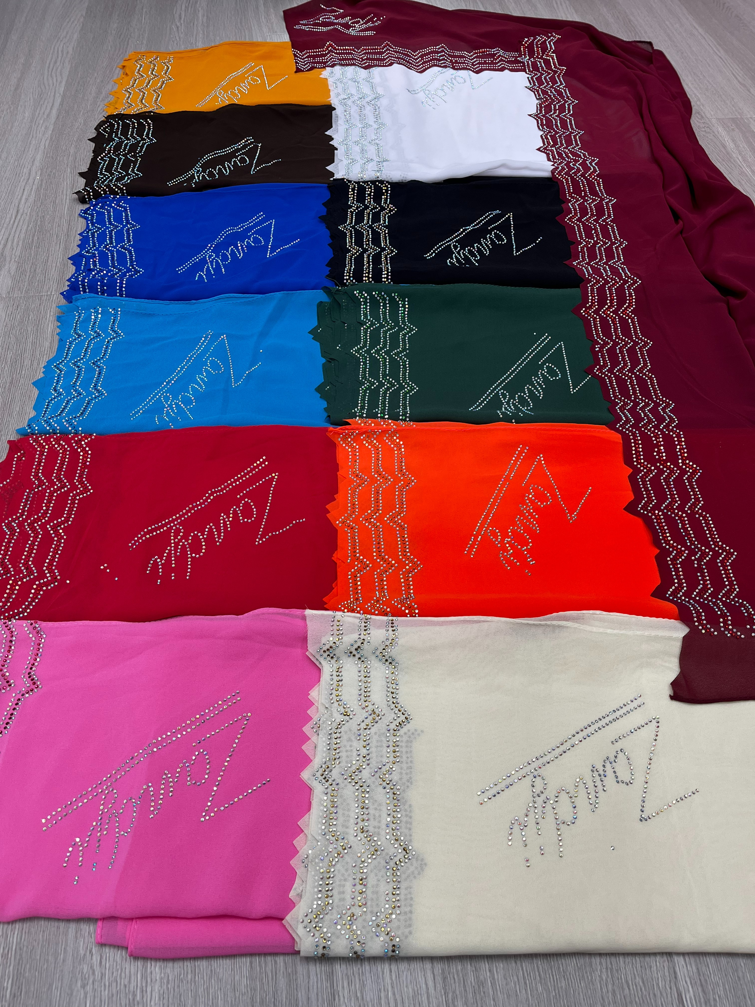 Malay Hot Diamond Rhinestone Monochrome Women's Chiffon Scarf New Breathable Refreshing Neck Long Scarf Hw002 Application Scenario