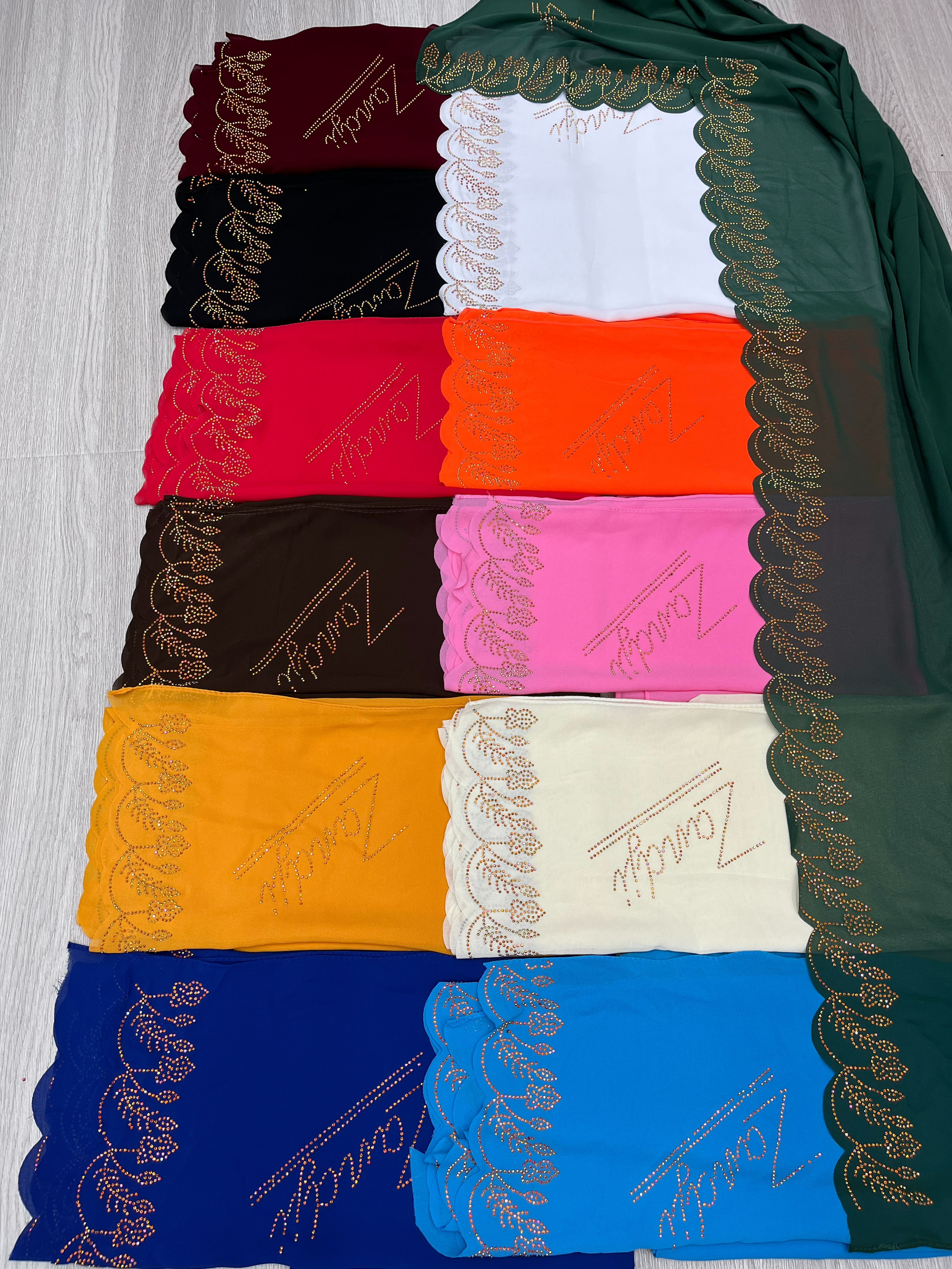 Malay Hot Diamond Rhinestone Monochrome Women's Chiffon Scarf New Breathable Refreshing Neck Long Scarf Hw004 Application Scenario