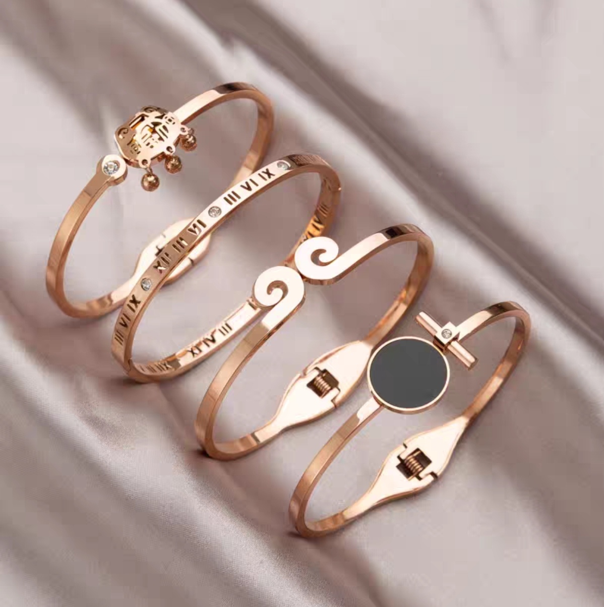 Rose gold titanium steel bracelet for women, high-end and elegant, light luxury and niche zircon bracelet, plain ring bracelet accessory detail image 3