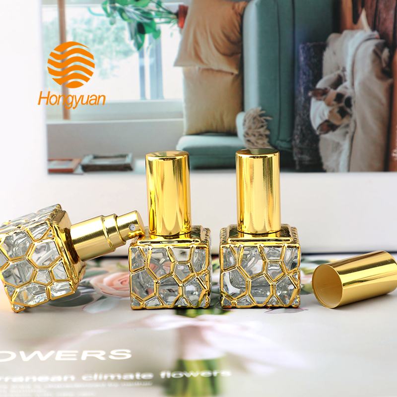 Factory direct sales of perfume bottles, essential oil bottles, UV-engraved transparent glass bottles, home ornaments, decorative glass handicrafts details Picture