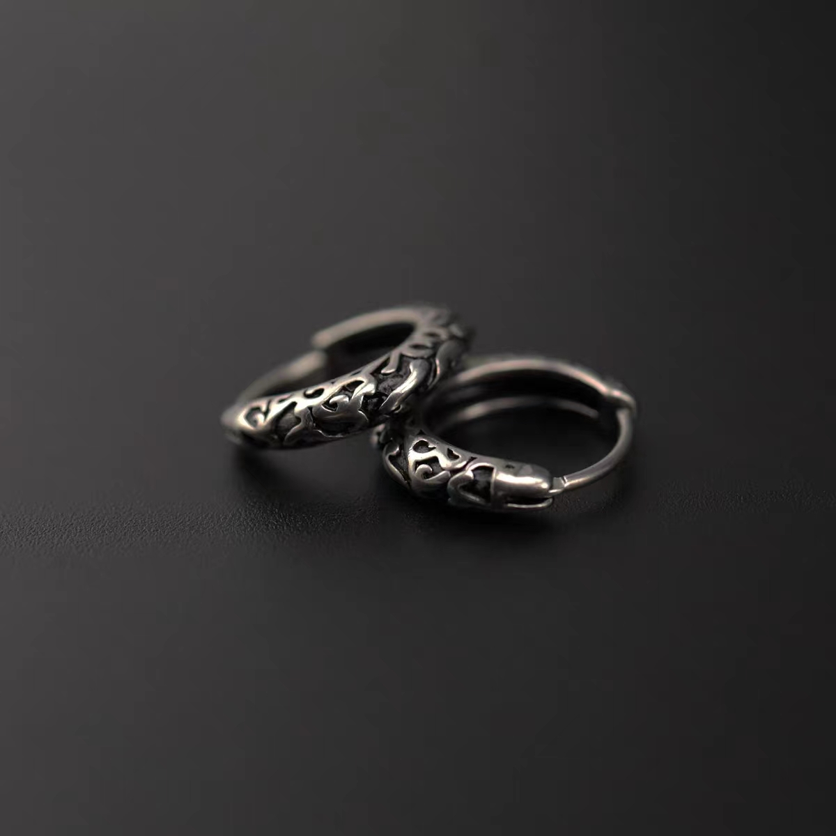 316 stainless steel earrings, retro punk earrings, trendy men's earrings, and personalized women's stud earrings Specification image
