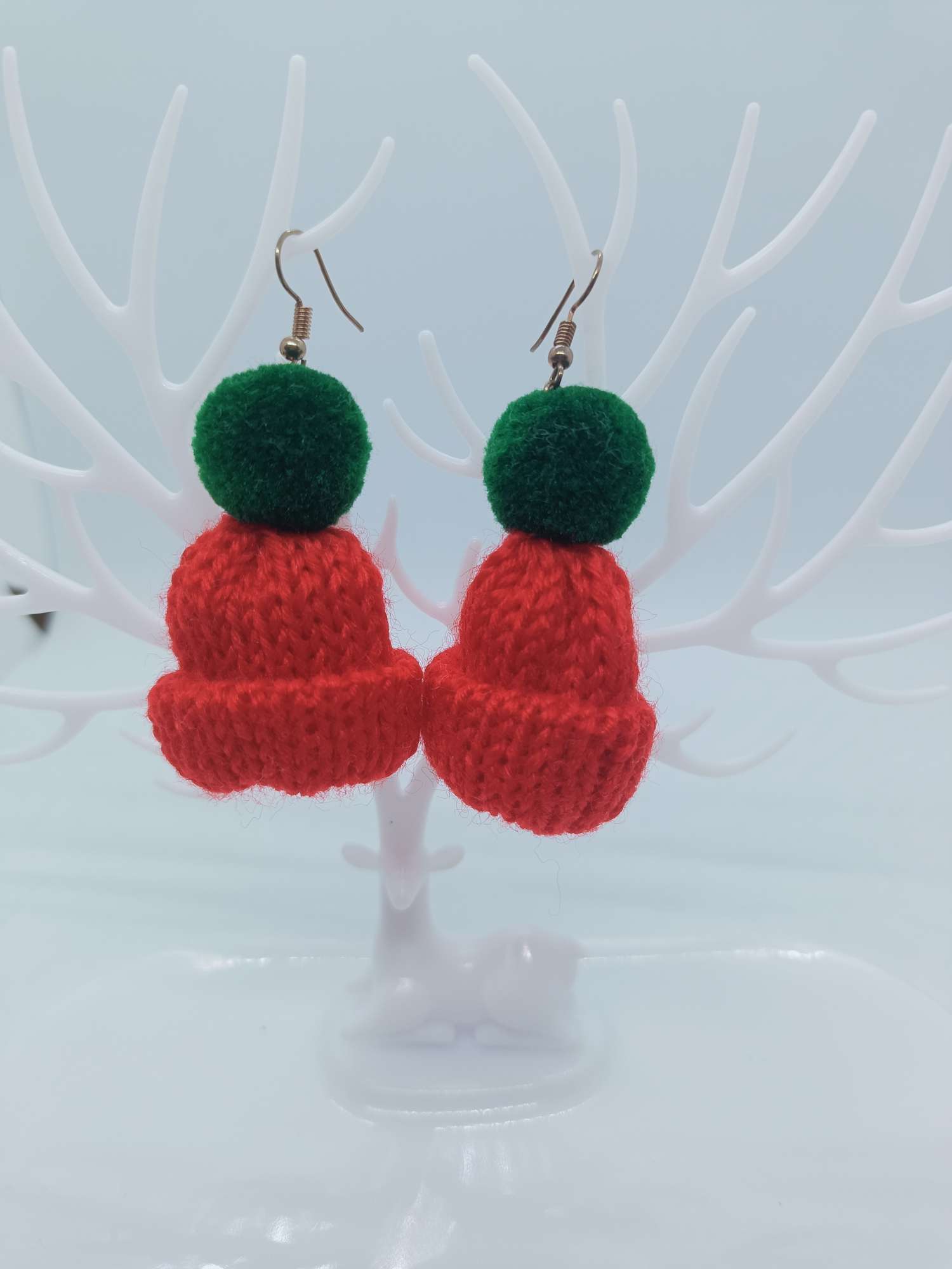 The latest trendy and exaggerated personalized earrings details Picture
