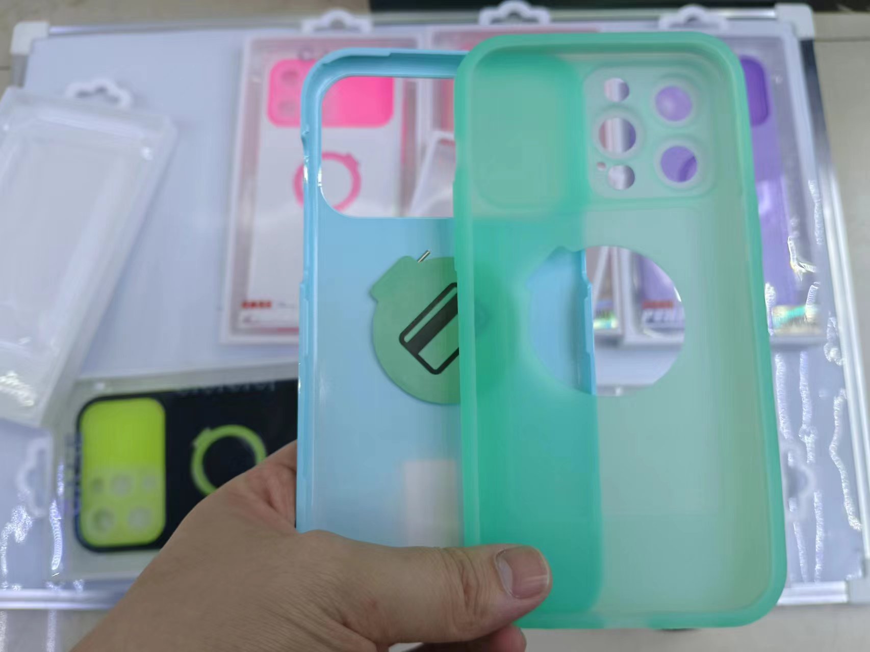 Luminous ring clasp phone case Item Picture