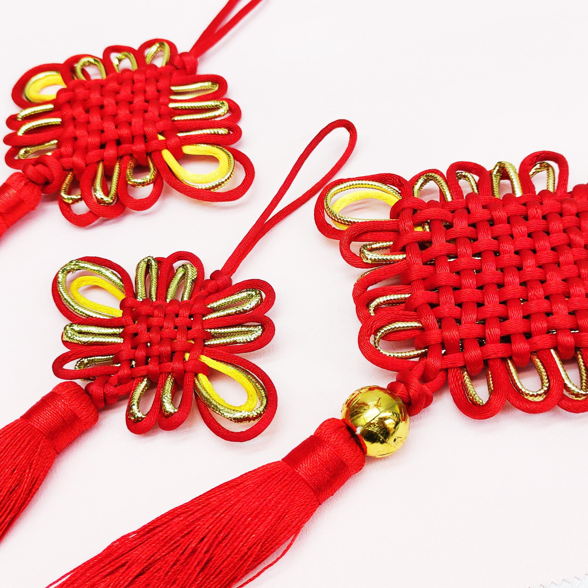 Thick 4# two-color flower knot with red, yellow and gold thread color, Chinese knot, festive accessory, exquisite tassel with ethnic style, red, yellow flower and gold thread knot, set decoration details Picture