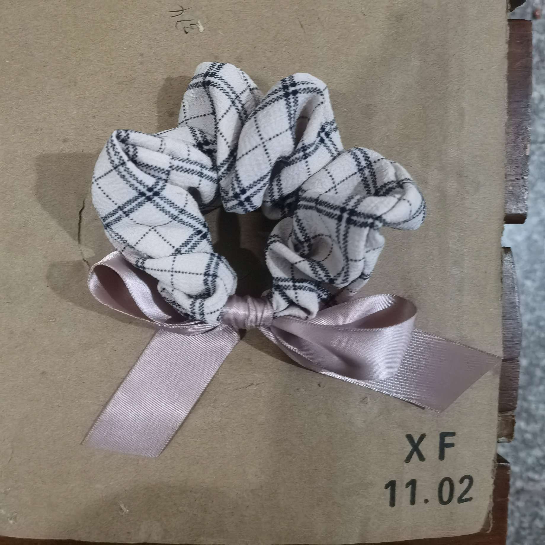 格子领结发圈