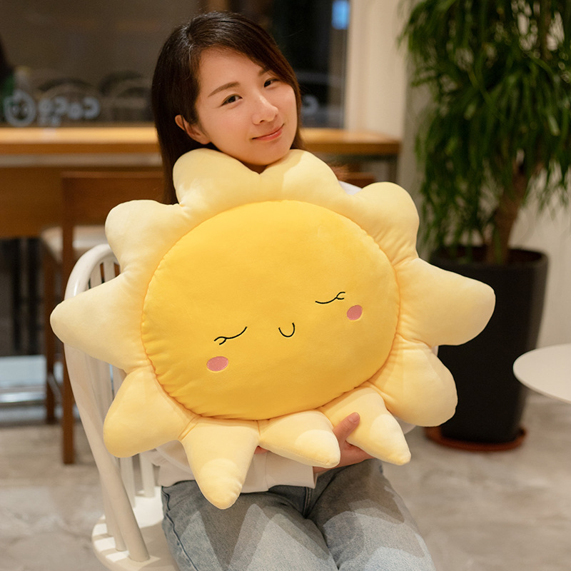 2023 nuevo diseño creativo red de peluche juguetes al por mayor sol nubes cojín regalo del día de los niños ragdoll boneca details Picture